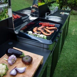 Modulo Pour Poser Une Plancha - Coloris Inox Et Noir - Cuisine D'extérieur ENO 18 Modulo Pour Poser Une Plancha - Coloris Inox Et Noir - Cuisine D'extérieur ENO -BarbuArt Boutique modulo inox noir plancha cuisine exterieur eno ambiance 2 min